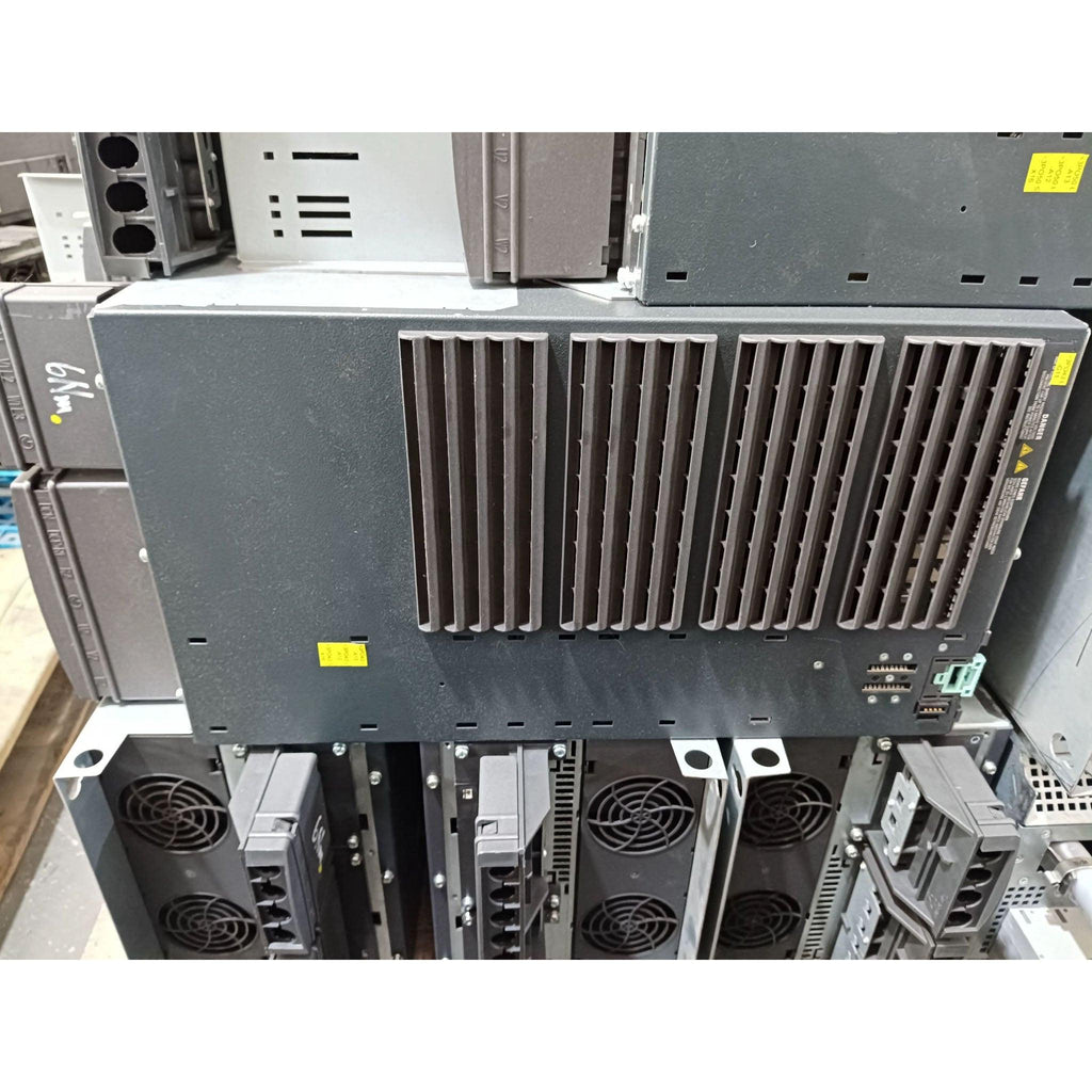 Siemens 6SL3210-1SE21-0AA0 SINAMICS S120 PM340 Power Module – 4.0kW / 10A with Integrated Filter.