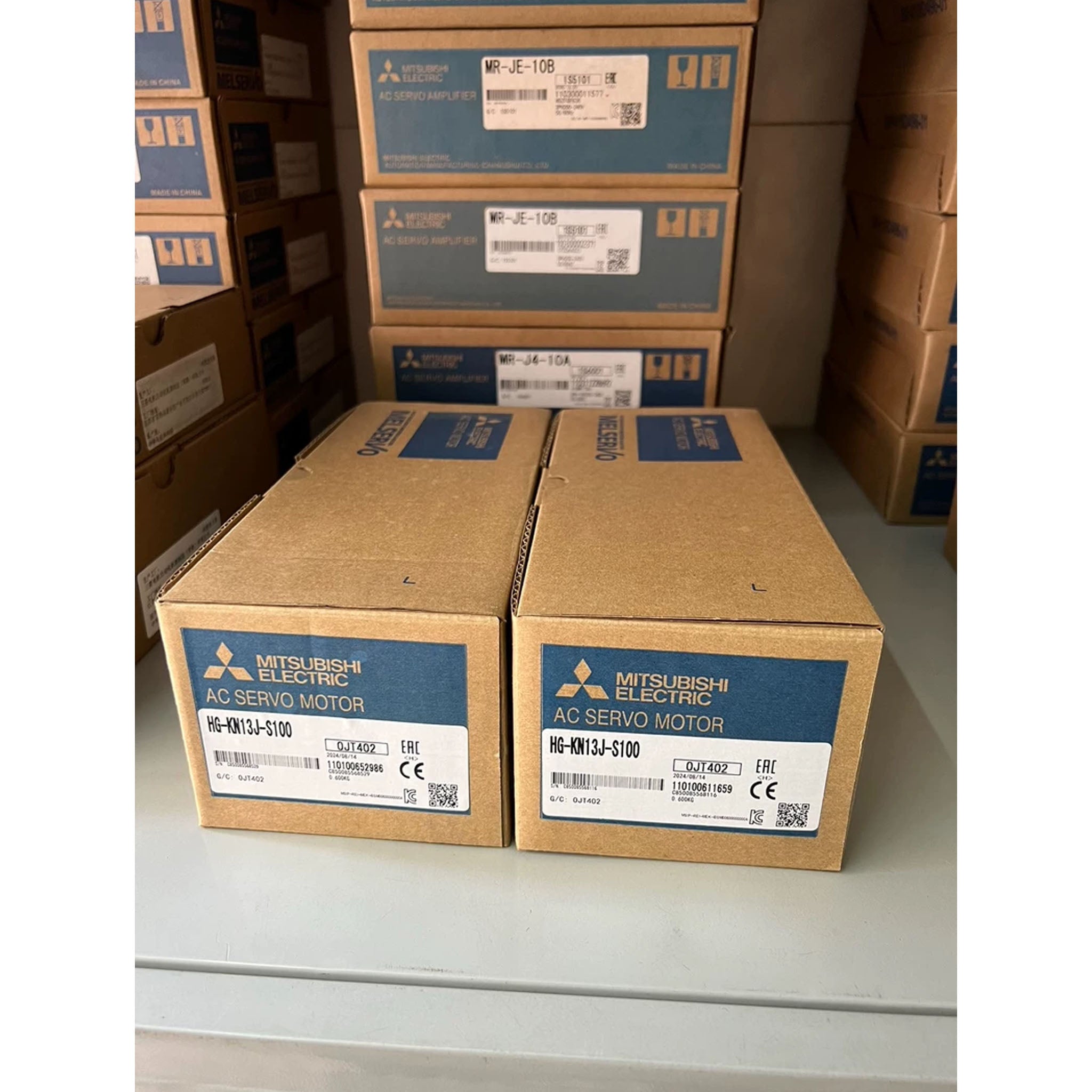 Mitsubishi Electric MELSERVO JE Series 750W Low Inertia Servo Motor HG-KN73J | AC200V with Oil Seal 17-Bit Encoder