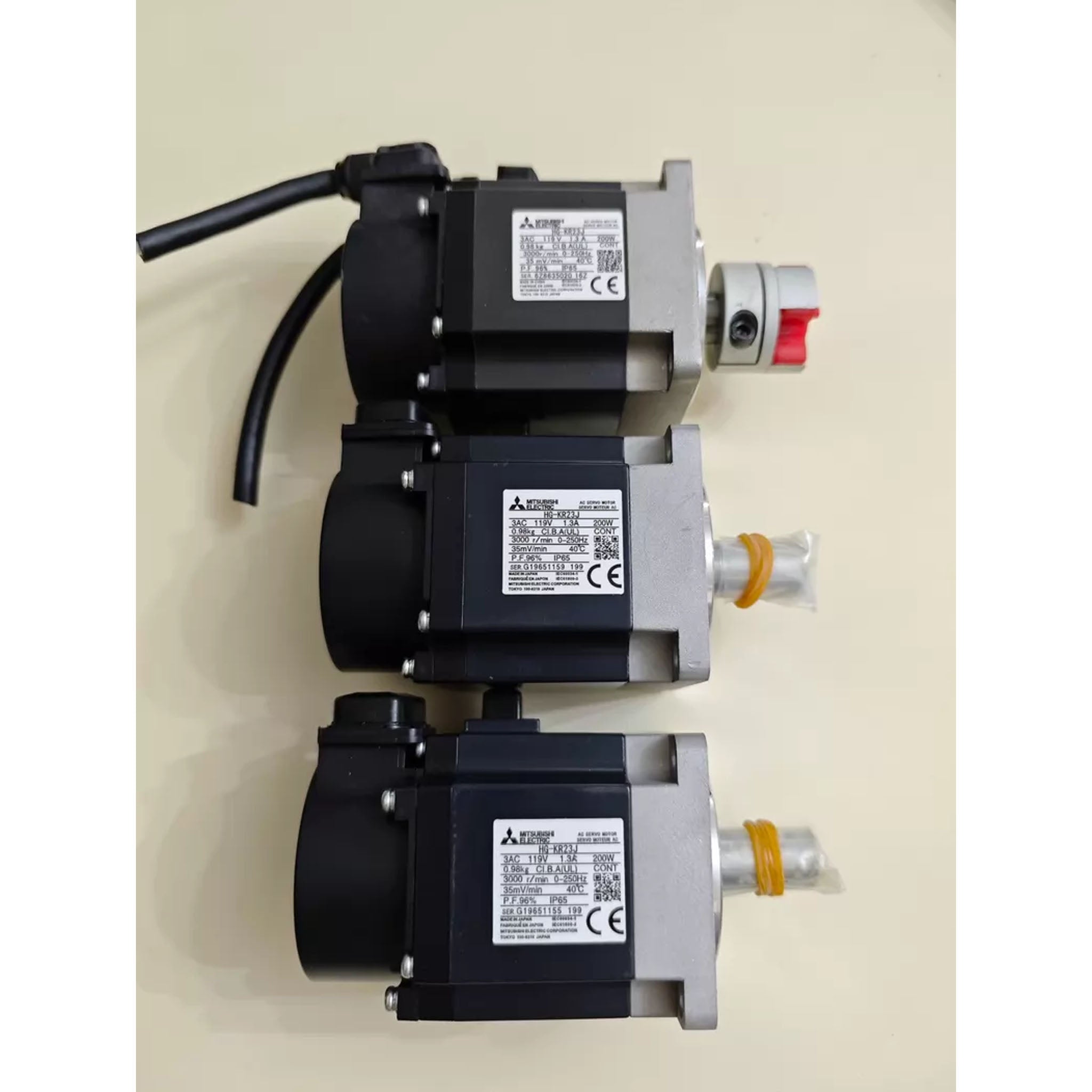 Mitsubishi Electric MELSERVO JE Series 750W Low Inertia Servo Motor HG-KN73J | AC200V with Oil Seal 17-Bit Encoder