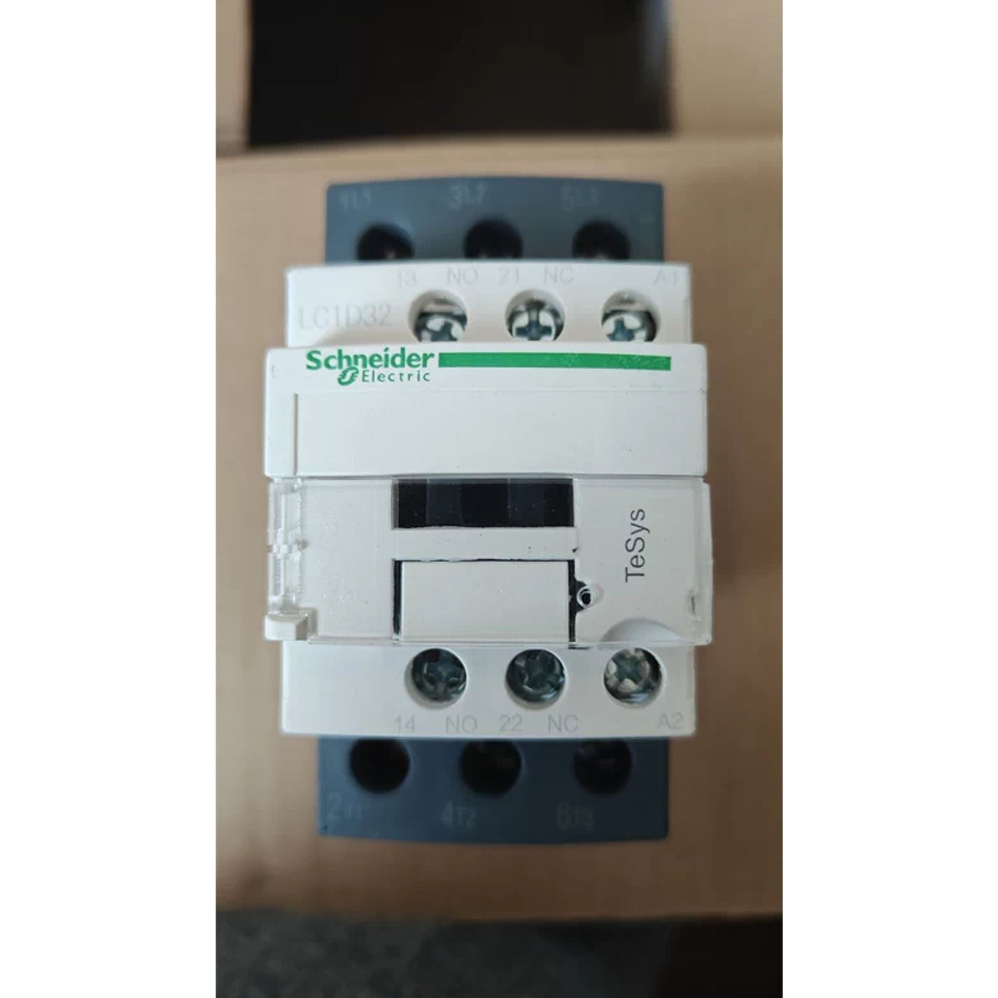 LC1D12M7C Schneider Contactor, 12A, 3-Pole, 220V AC Coil, TeSys D Series